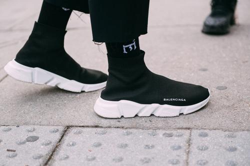 3 Hal yang Harus Lo Ketahui tentang Brand Balenciaga